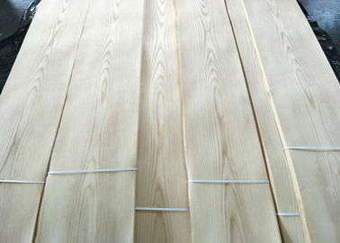 Impiallacciatura affettata superficie della porta della mobilia con le linee regolari e chiare
