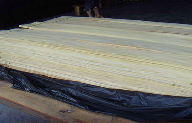 Impiallacciatura di legno della fetta del taglio di gomma giallo della corona per mobilia