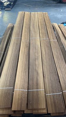 Quarto di legno fumato/Fumed dell'eucalyptus ha tagliato i fogli da impiallacciatura per la decorazione