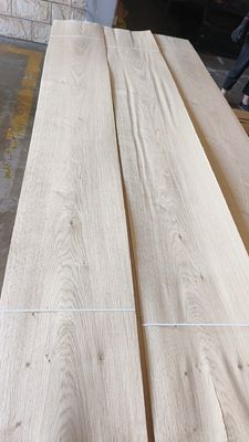 Piattaforma di rivestimento di quercia rustica di qualità naturale tagliata in fette per la decorazione