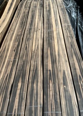 Legno di ebano di qualità naturale tagliato in fette per compensato