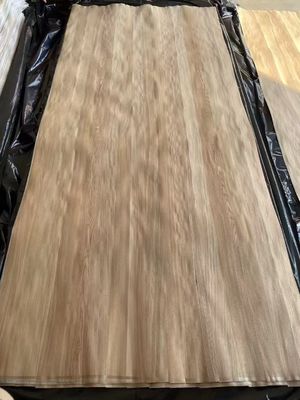 Fogli di rivestimento di legno compensato a croce di olmo marrone tagliato in fette
