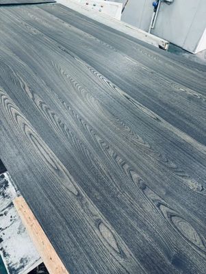 Fogli di rivestimento di legno compensato di croce di olmo colorato tagliato in fette naturale
