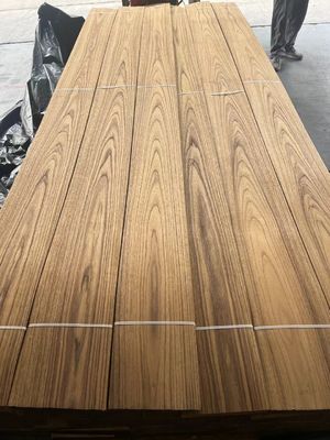 Fogli di finitura in croce tagliata in teak birmano naturale per decorazioni alberghiere