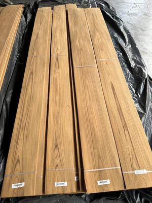 Fogli di finitura in croce tagliata in teak birmano naturale per decorazioni alberghiere