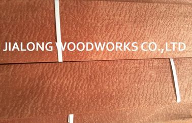Foglio per impiallacciatura di legno affettato naturale di Sapele Pommele del taglio per la decorazione dell'hotel